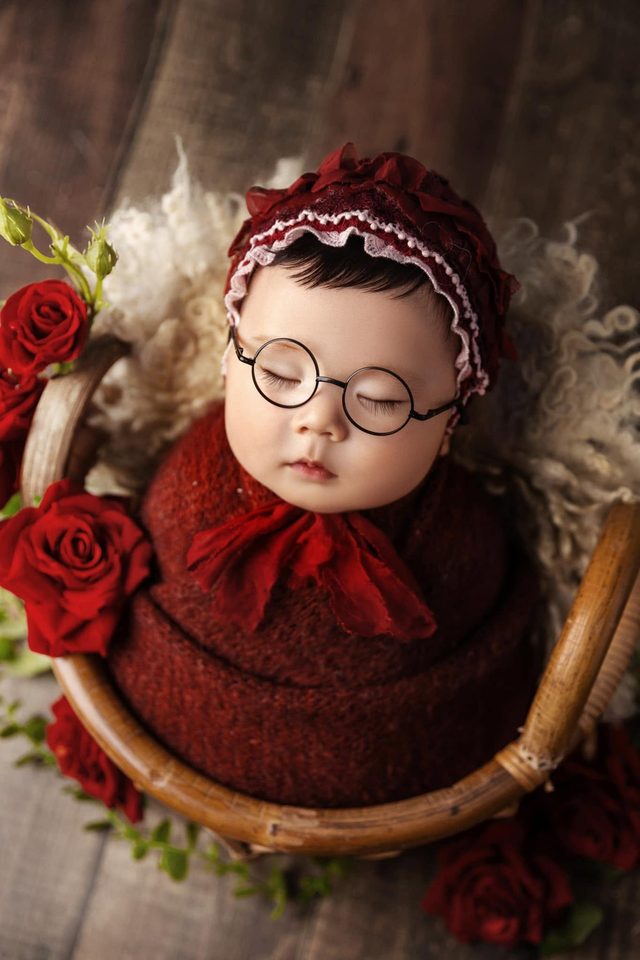 Ảnh sơ sinh concept Nàng Thơ Hoa Hồng Đỏ — Thúy Tô Studio