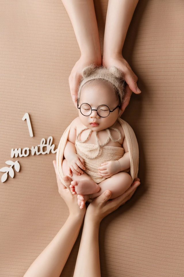 Gấu Nhỏ Ngủ Quên Tông Nâu Ấm — ảnh sơ sinh tại Thúy Tô Studio, Vinhomes Ocean Park 2